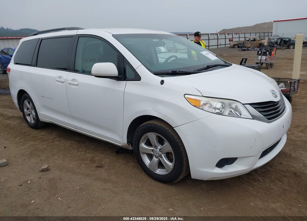 2012 TOYOTA SIENNA LE V6 8 PASSENGER VIN: 5TDKK3DC3CS276117