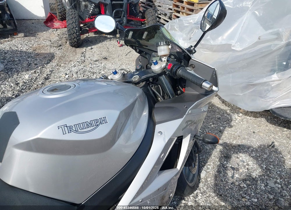 2004 TRIUMPH MOTORCYCLE DAYTONA 600 VIN: SMT810GM84J182864