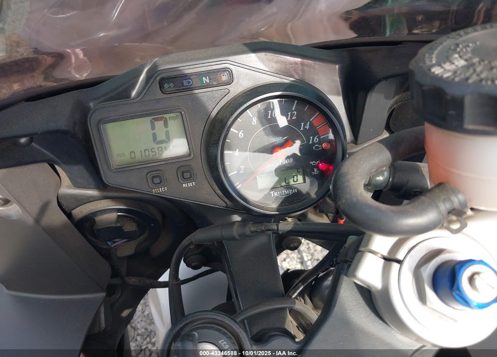 2004 TRIUMPH MOTORCYCLE DAYTONA 600 VIN: SMT810GM84J182864