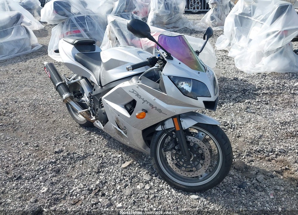 2004 TRIUMPH MOTORCYCLE DAYTONA 600 VIN: SMT810GM84J182864