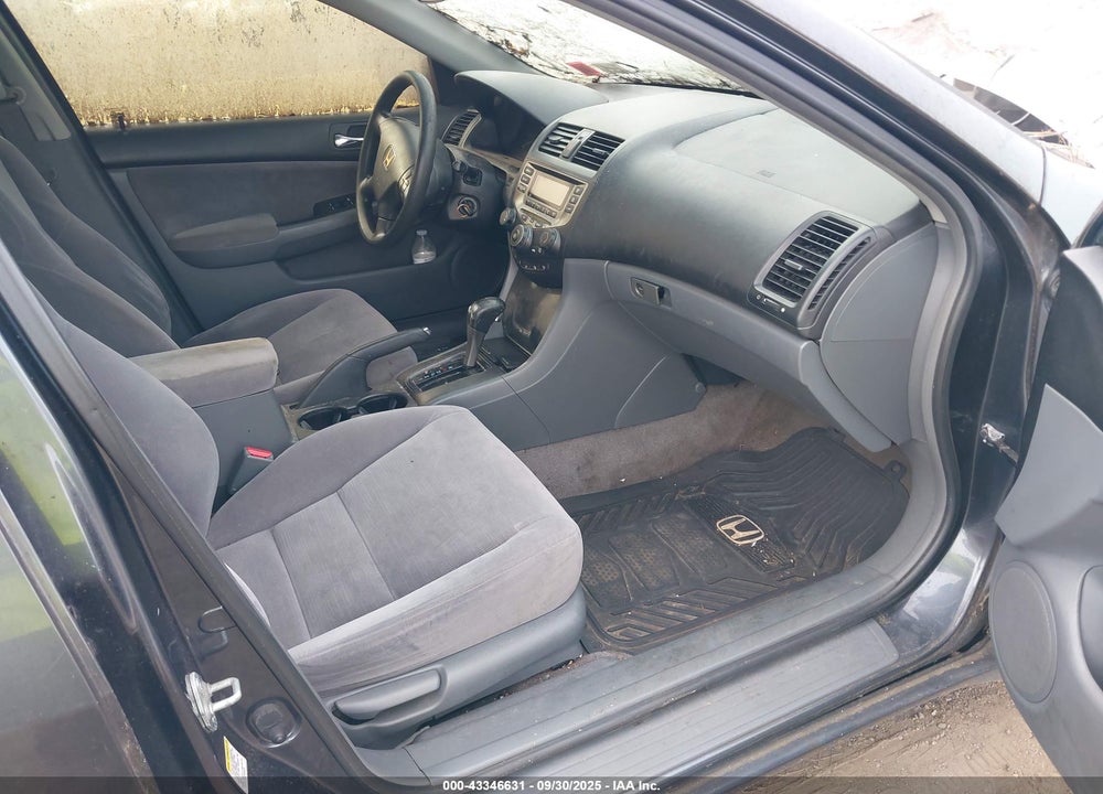 2007 HONDA ACCORD VIN: JHMCM56457C025590