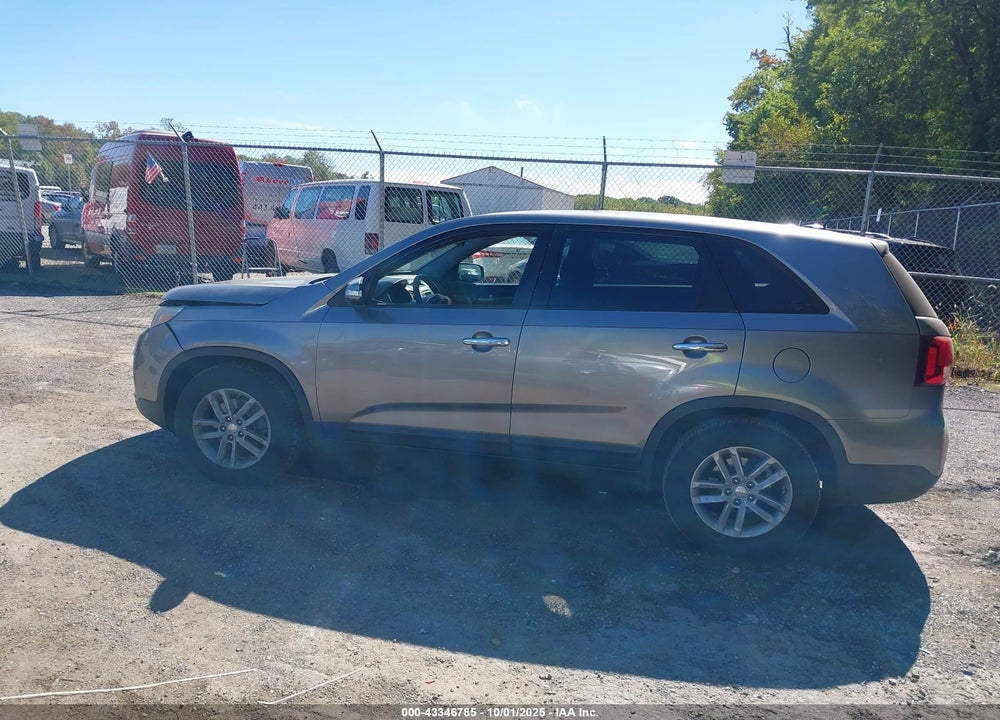 2015 KIA SORENTO VIN: 5XYKT3A61FG599045