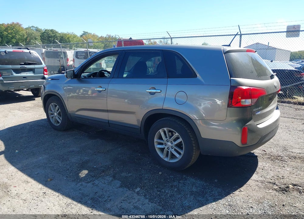 2015 KIA SORENTO VIN: 5XYKT3A61FG599045
