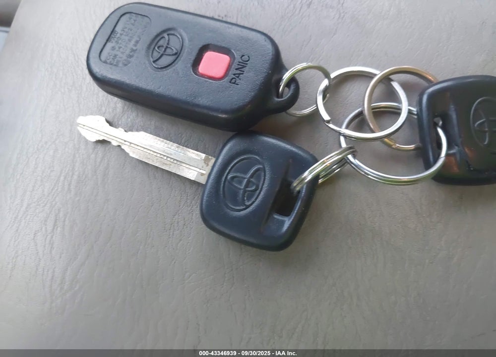 2004 TOYOTA CAMRY LE VIN: 4T1BE30K24U298123