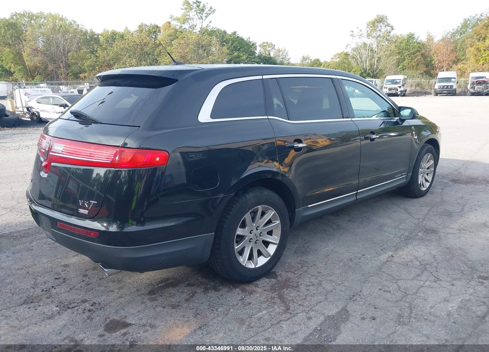 2014 LINCOLN MKT VIN: 2LMHJ5NK6EBL55638
