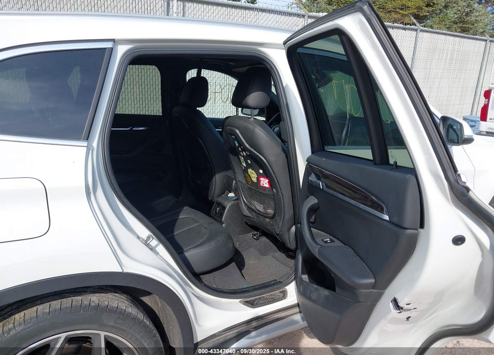 2016 BMW X1 VIN: WBXHT3C38G5E51455