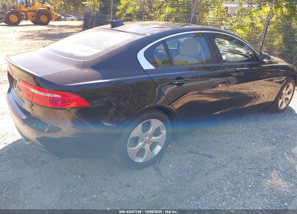 2017 JAGUAR XE VIN: SAJAR4BG9HA968407