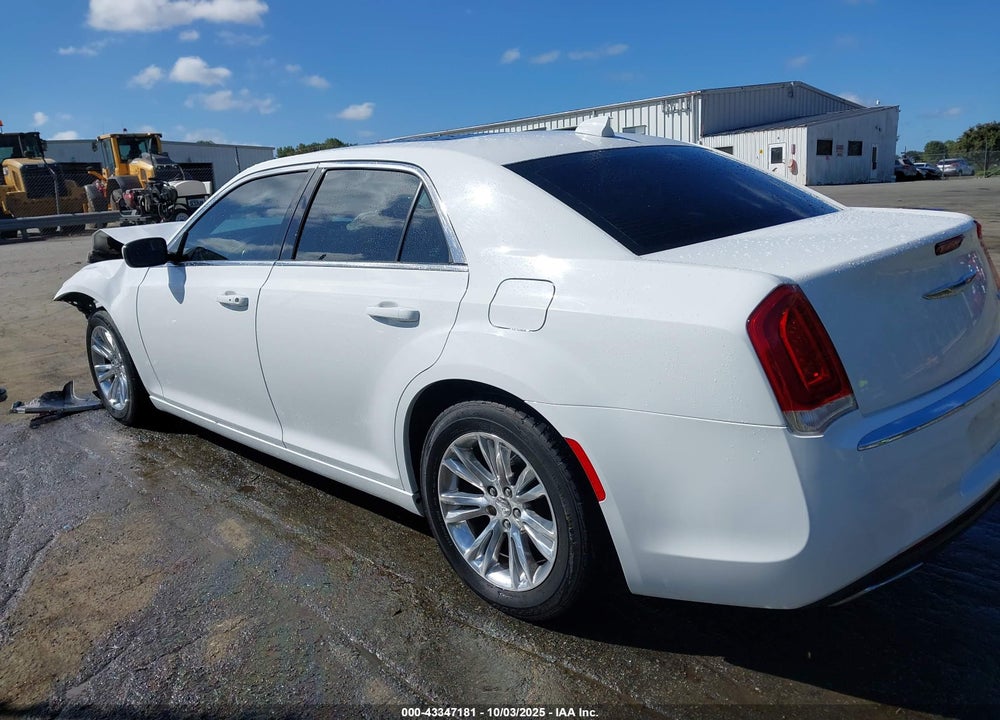 2017 CHRYSLER 300 LIMITED VIN: 2C3CCAAG6HH521600