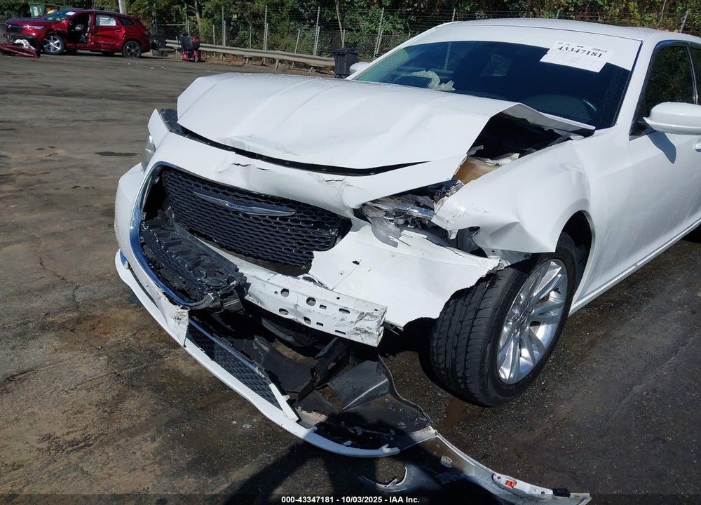2017 CHRYSLER 300 LIMITED VIN: 2C3CCAAG6HH521600