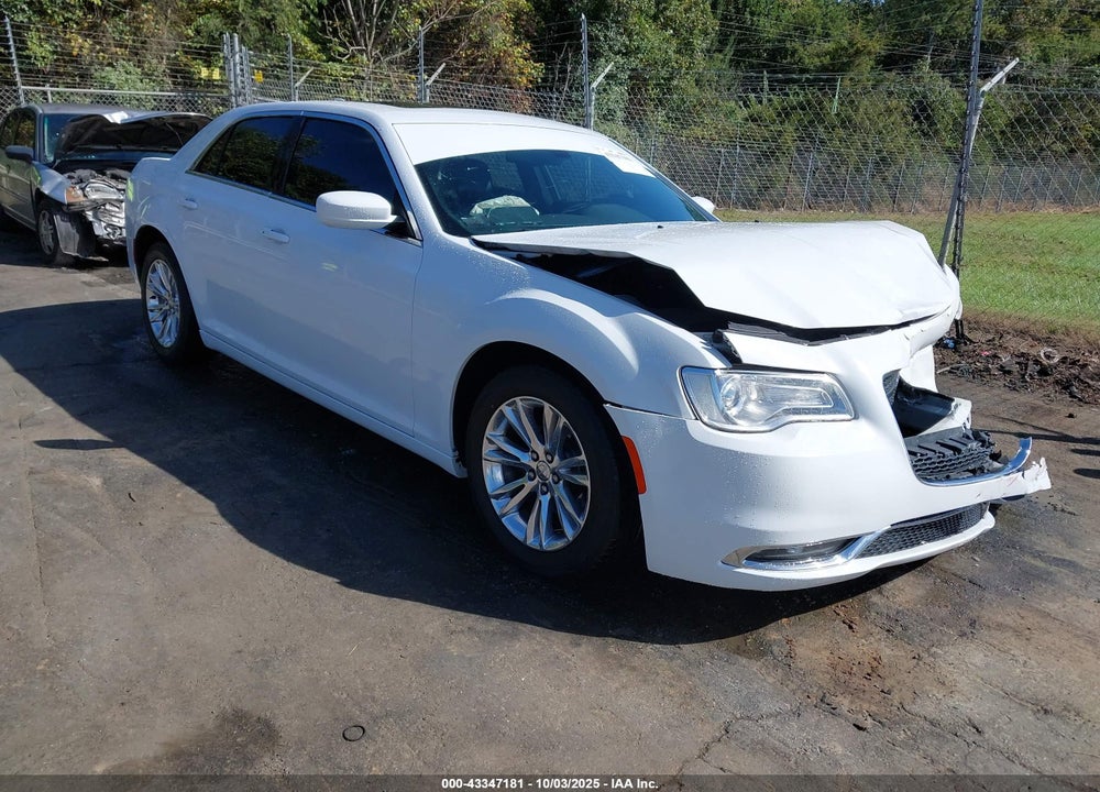 2017 CHRYSLER 300 LIMITED VIN: 2C3CCAAG6HH521600