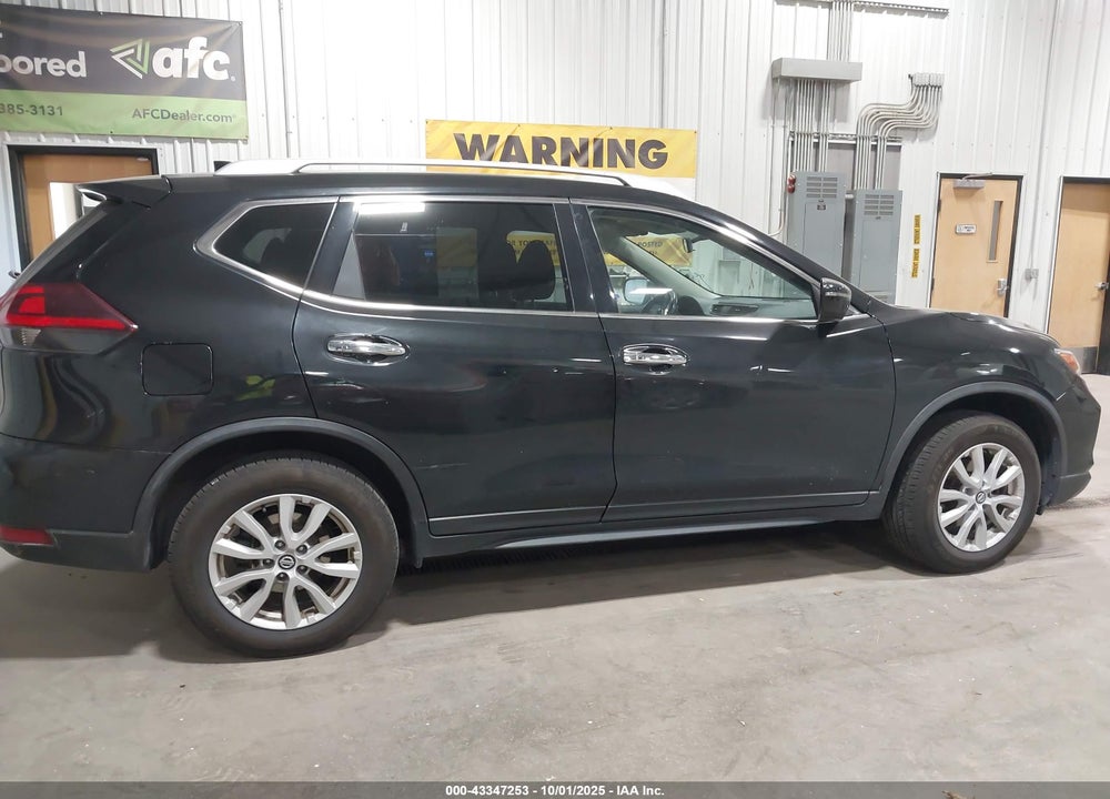 2018 NISSAN ROGUE VIN: JN8AT2MV0JW306972