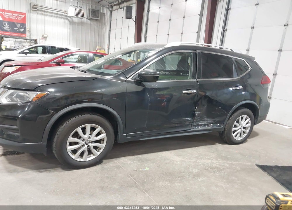 2018 NISSAN ROGUE VIN: JN8AT2MV0JW306972