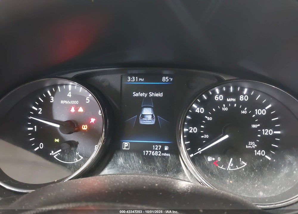 2018 NISSAN ROGUE VIN: JN8AT2MV0JW306972