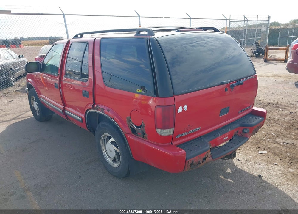 2000 CHEVROLET BLAZER LT VIN: 1GNDT13W7Y2230933