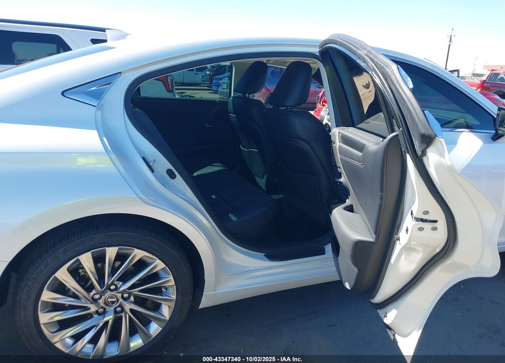 2022 LEXUS ES 300H VIN: 58AEA1C18NU013936