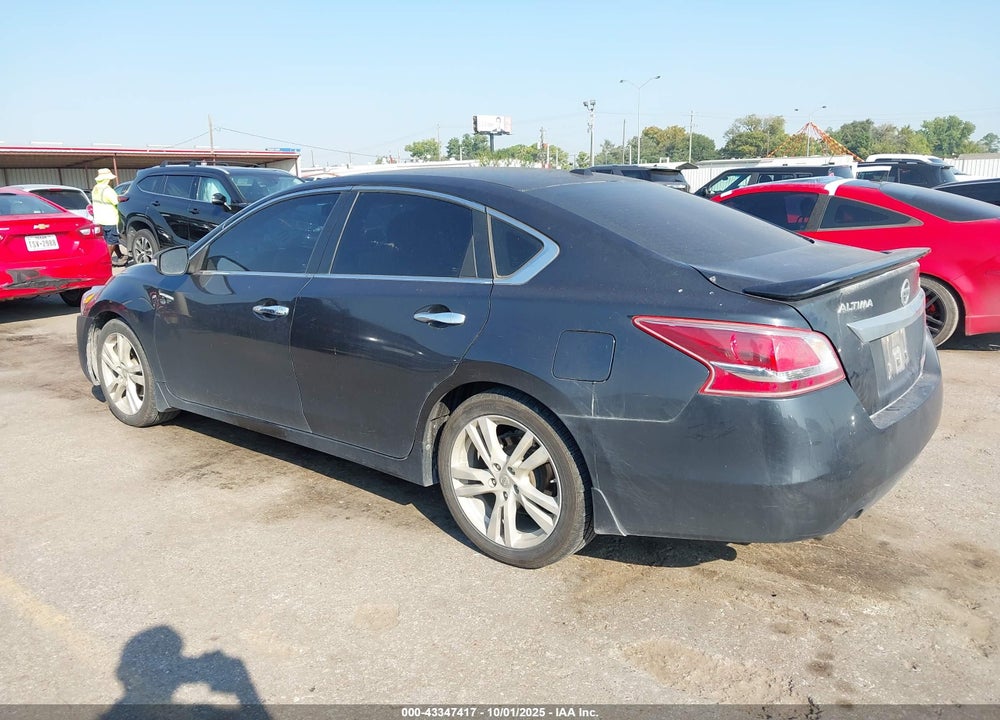 2013 NISSAN ALTIMA VIN: 1N4BL3AP7DN453303