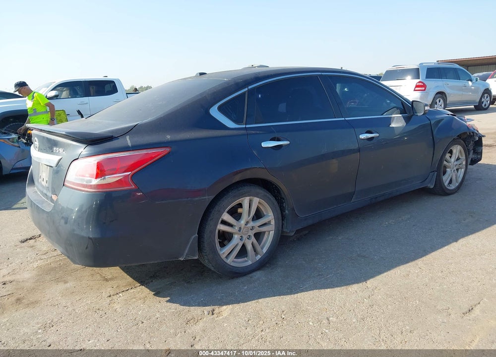 2013 NISSAN ALTIMA VIN: 1N4BL3AP7DN453303