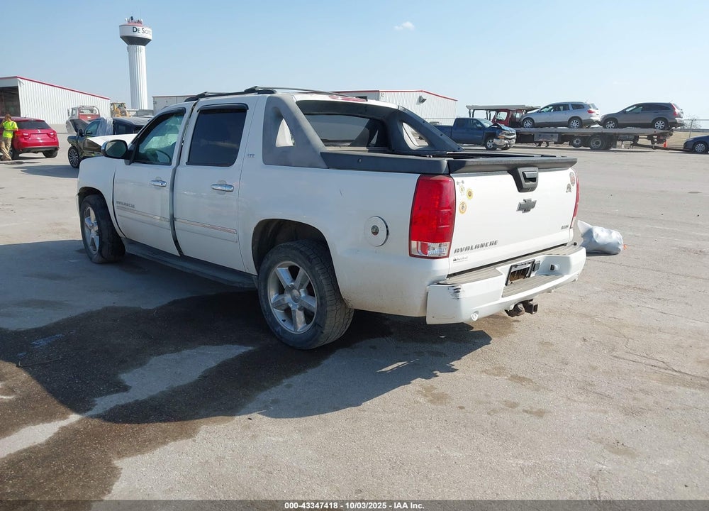 2011 CHEVROLET AVALANCHE 1500 LTZ VIN: 3GNTKGE35BG178091