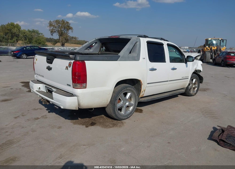 2011 CHEVROLET AVALANCHE 1500 LTZ VIN: 3GNTKGE35BG178091