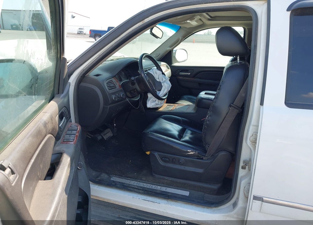 2011 CHEVROLET AVALANCHE 1500 LTZ VIN: 3GNTKGE35BG178091