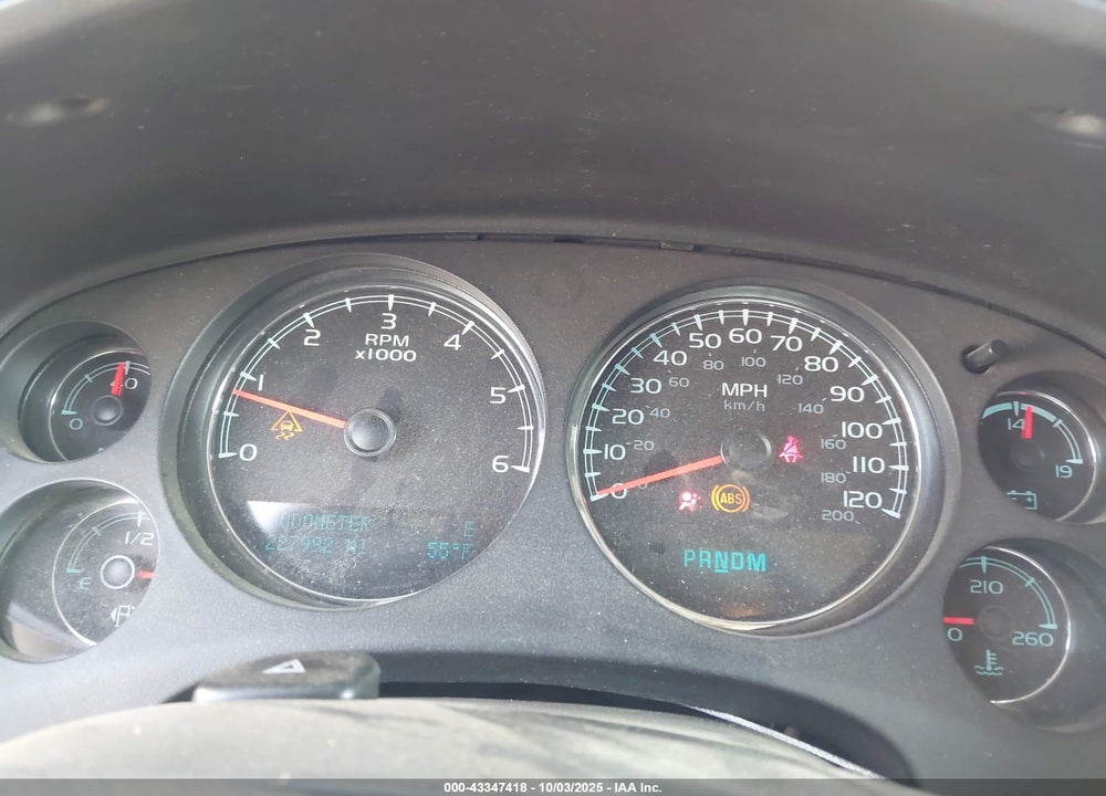 2011 CHEVROLET AVALANCHE 1500 LTZ VIN: 3GNTKGE35BG178091