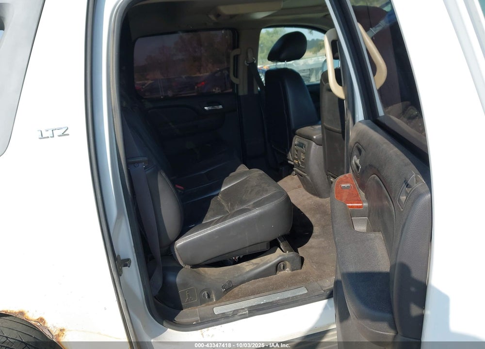 2011 CHEVROLET AVALANCHE 1500 LTZ VIN: 3GNTKGE35BG178091