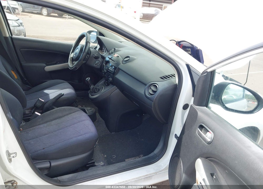 2011 MAZDA 2 SPORT VIN: JM1DE1HY6B0103820