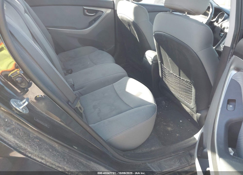 2012 HYUNDAI ELANTRA VIN: 5NPDH4AE9CH127204