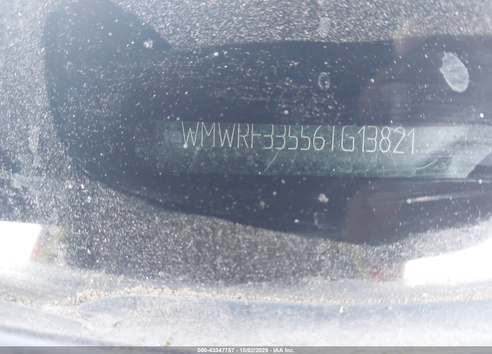 2006 MINI COOPER VIN: WMWRF33556TG13821