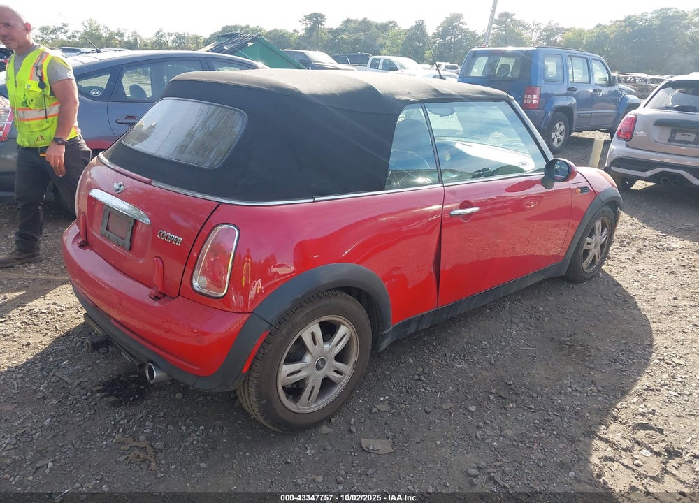 2006 MINI COOPER VIN: WMWRF33556TG13821