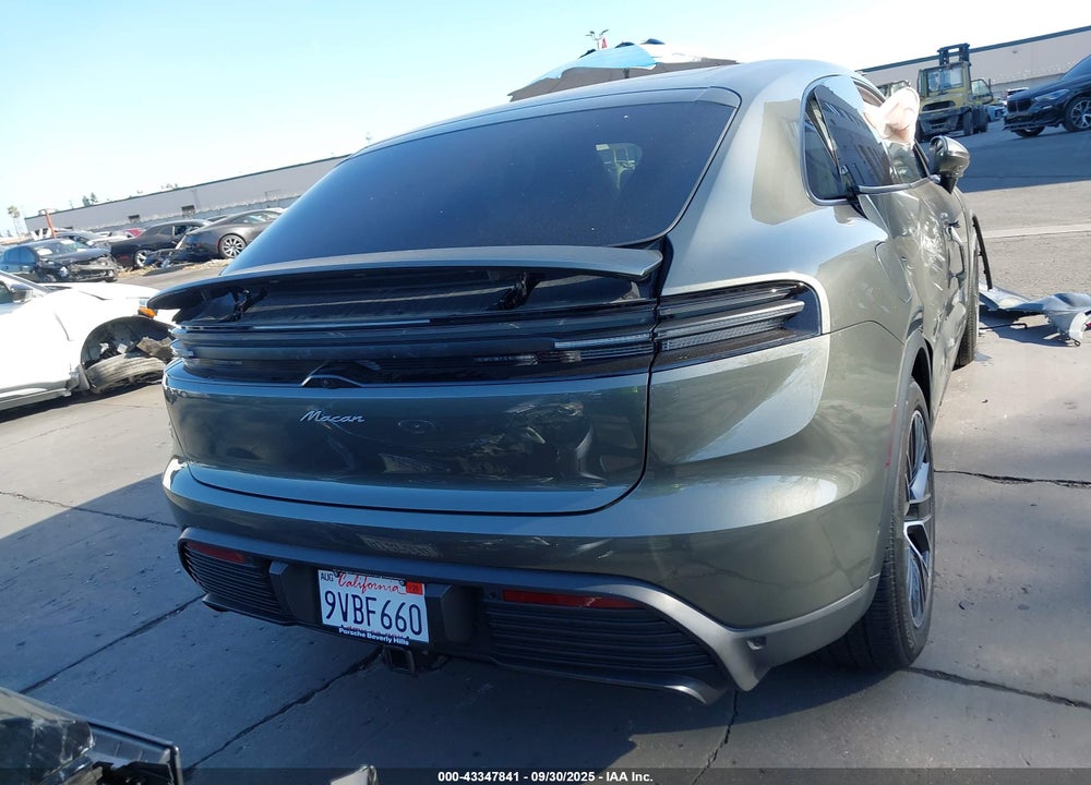 2025 PORSCHE MACAN VIN: WP1AD2XA0SL076883