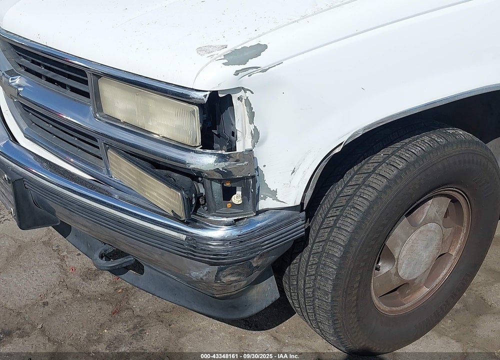 1997 CHEVROLET TAHOE LS VIN: 1GNEK13RXVJ428831