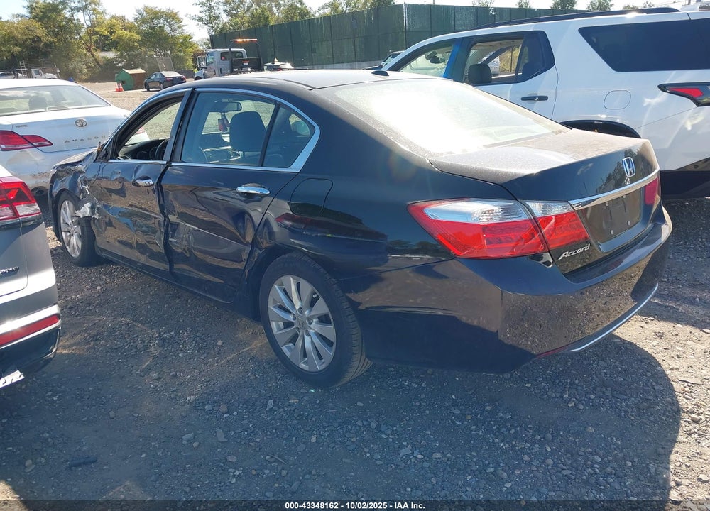 2013 HONDA ACCORD VIN: 1HGCR2F82DA109007