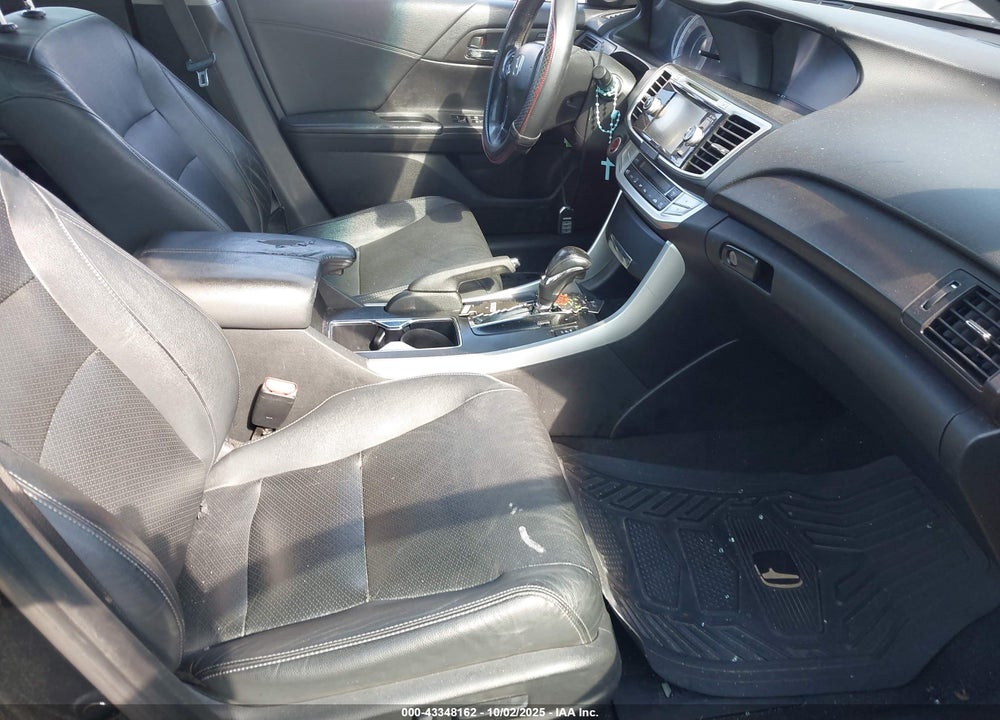 2013 HONDA ACCORD VIN: 1HGCR2F82DA109007