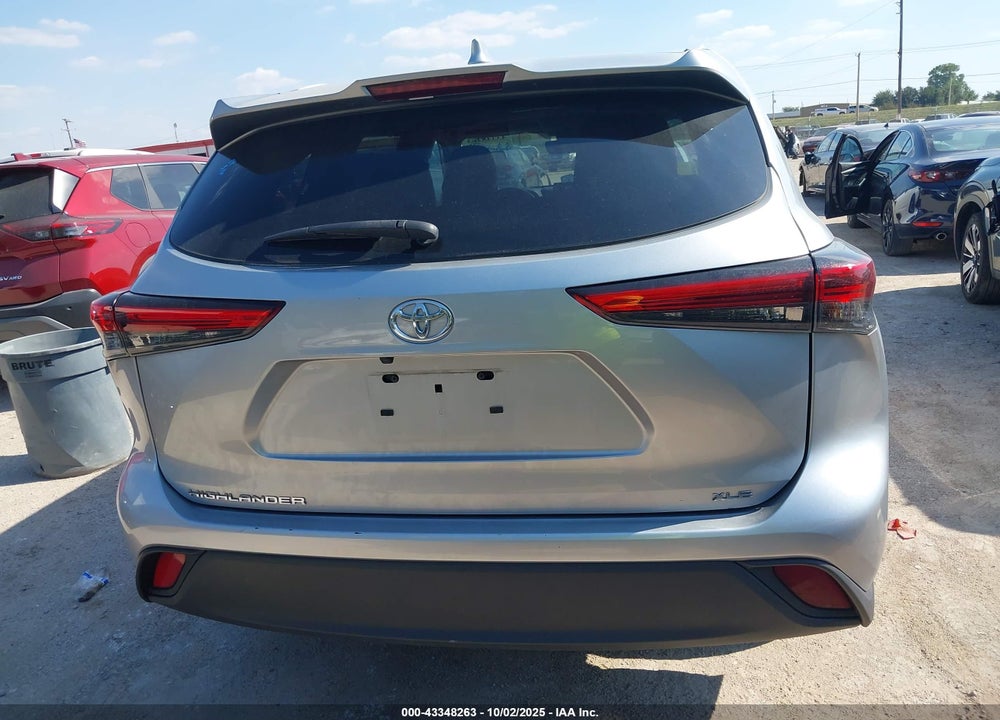 2023 TOYOTA HIGHLANDER XLE VIN: 5TDKDRAH6PS011744