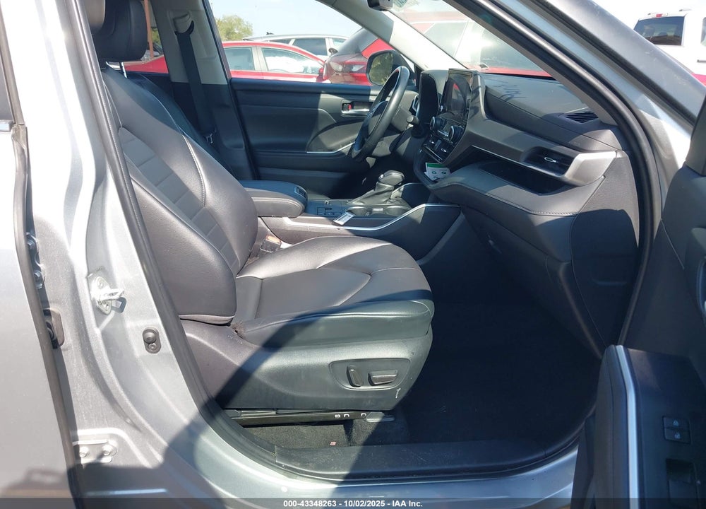 2023 TOYOTA HIGHLANDER XLE VIN: 5TDKDRAH6PS011744