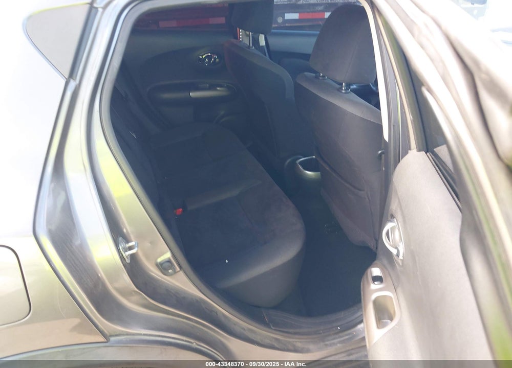 2015 NISSAN JUKE VIN: JN8AF5MR8FT509404