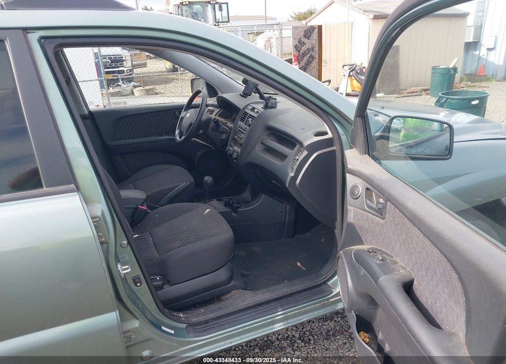 2008 KIA SPORTAGE LX VIN: KNDJF724187500151