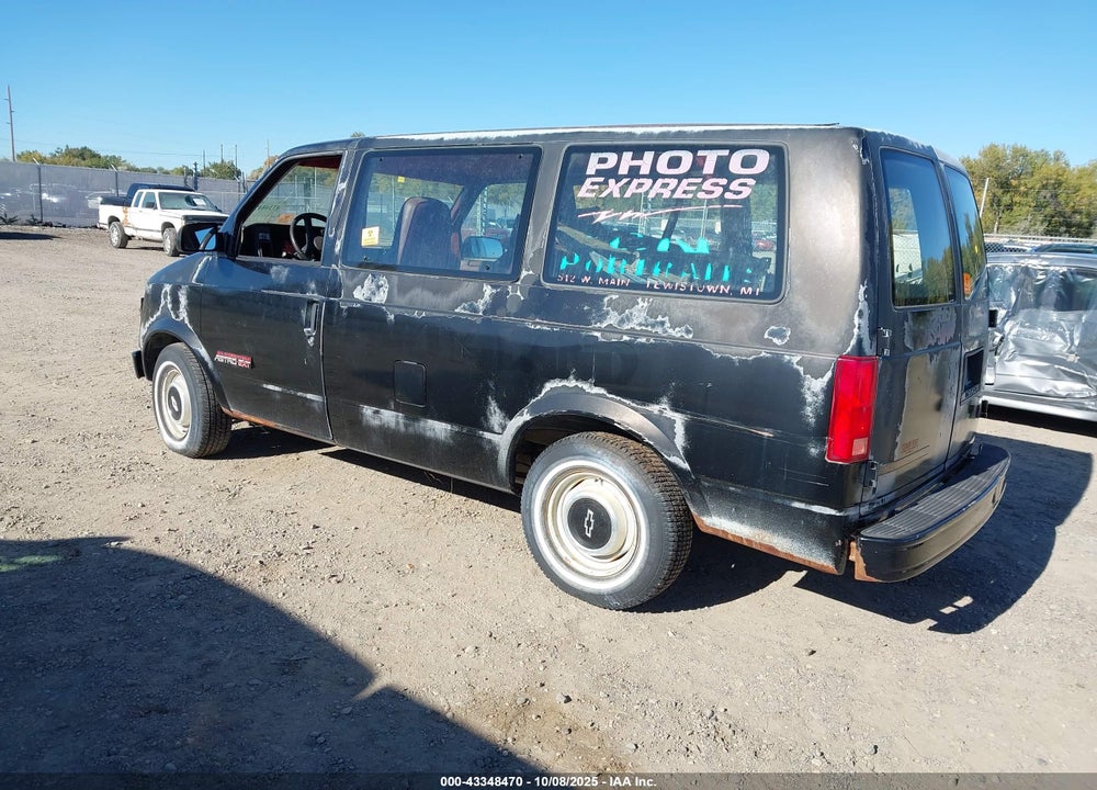 1993 CHEVROLET ASTRO VIN: 1GNEL19W2PB135027