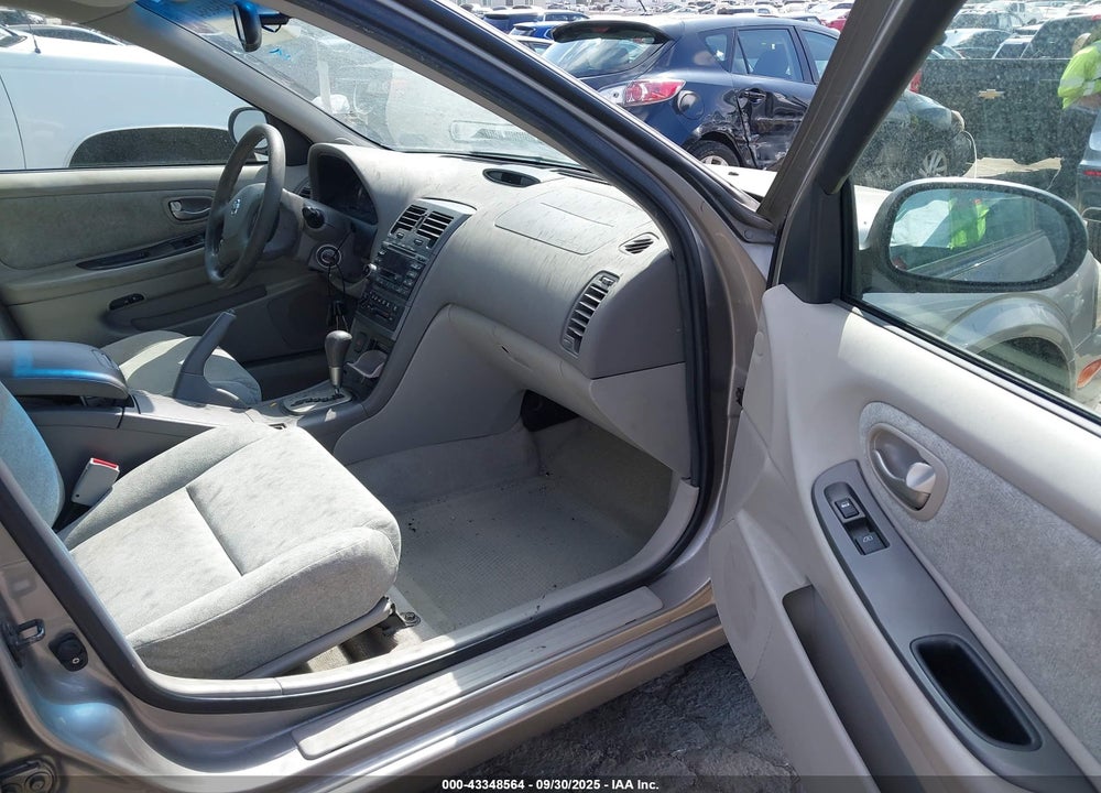 2003 NISSAN MAXIMA GXE VIN: JN1DA31D83T514153