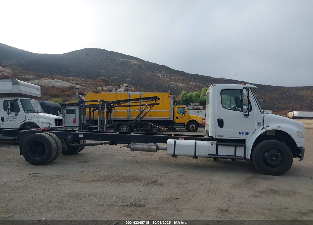 2011 FREIGHTLINER M2 106 MEDIUM DUTY VIN: 1FVACWBSXBDBD0878
