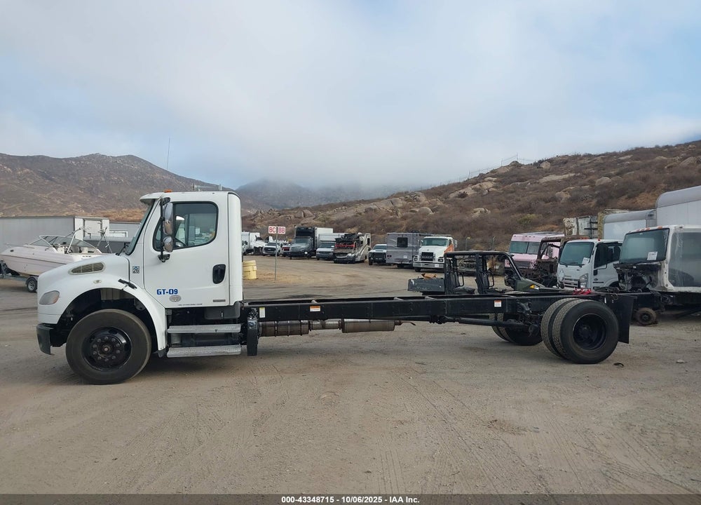 2011 FREIGHTLINER M2 106 MEDIUM DUTY VIN: 1FVACWBSXBDBD0878