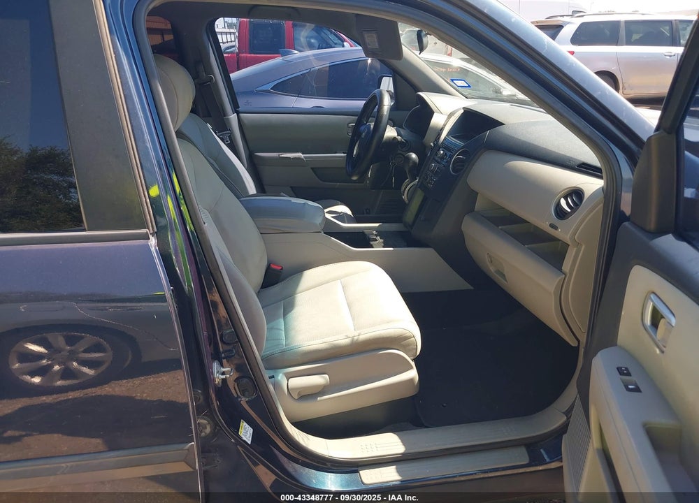 2012 HONDA PILOT LX VIN: 5FNYF3H26CB001023