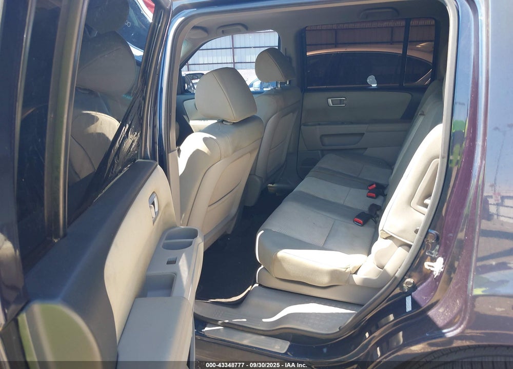 2012 HONDA PILOT LX VIN: 5FNYF3H26CB001023