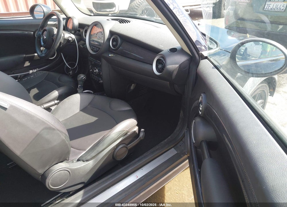2013 MINI COOPER CLUBMAN VIN: WMWZG3C50DT576054