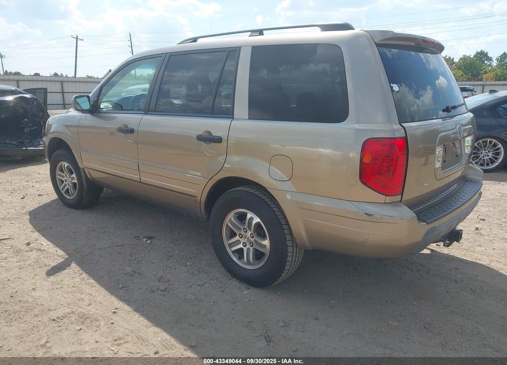 2005 HONDA PILOT EX VIN: 5FNYF18465B010443