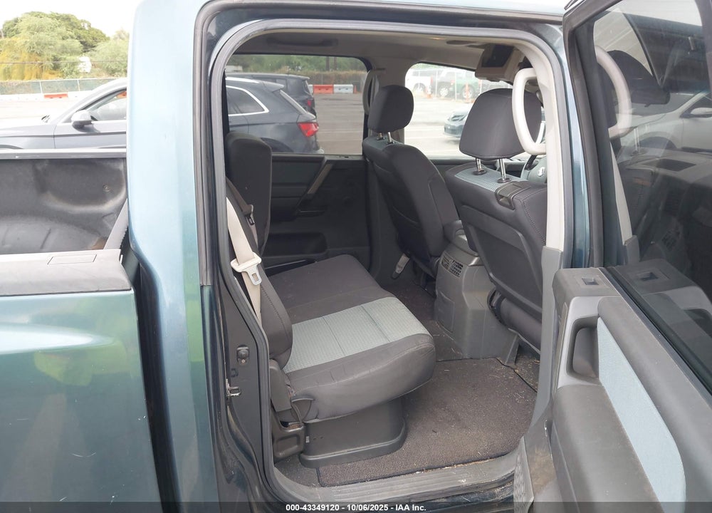 2005 NISSAN TITAN SE VIN: 1N6AA07A85N520888