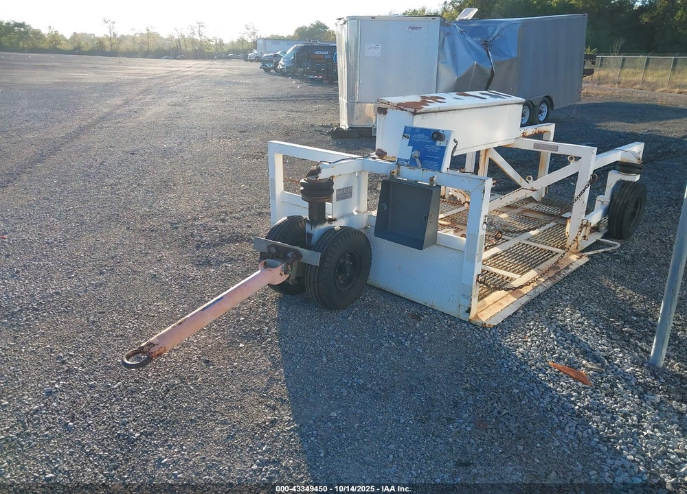 2004 EQUIPMENT GSE 8784 VIN: 00000000000017296