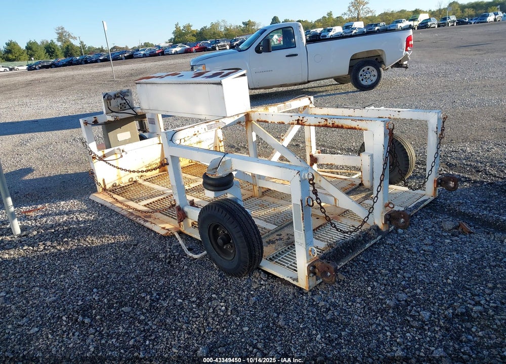 2004 EQUIPMENT GSE 8784 VIN: 00000000000017296