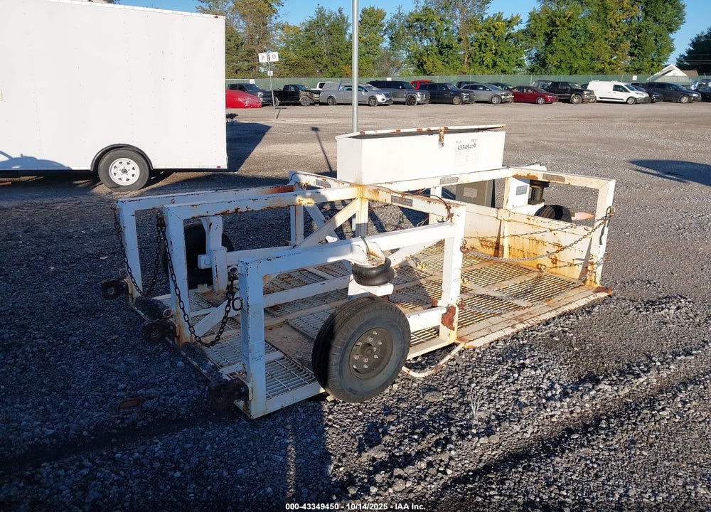 2004 EQUIPMENT GSE 8784 VIN: 00000000000017296
